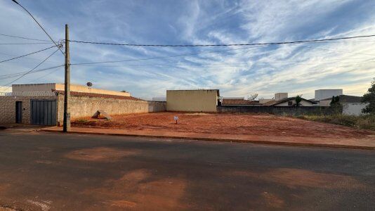 TERRENO A VENDA